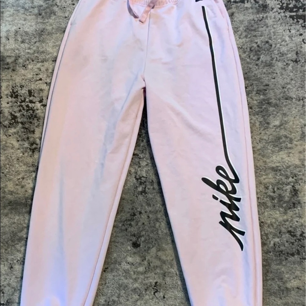 Women’s Nike Sweatpants Size Medium